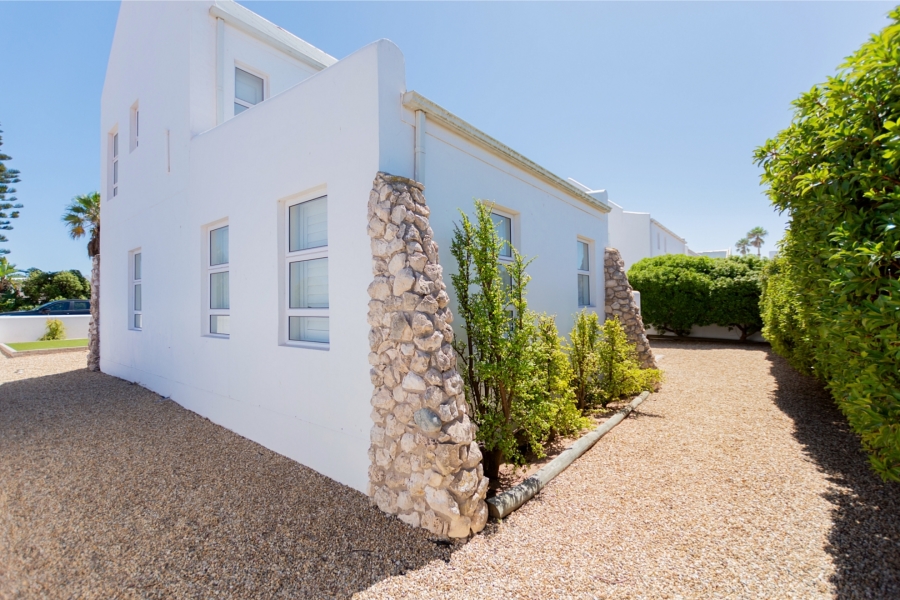 4 Bedroom Property for Sale in Golden Mile Western Cape